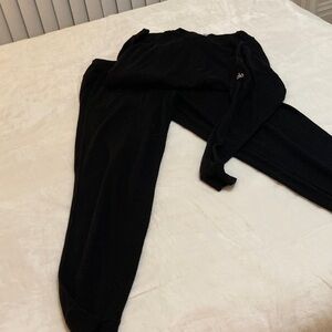 Alo Black crewneck Sweatshirt and Pants Set